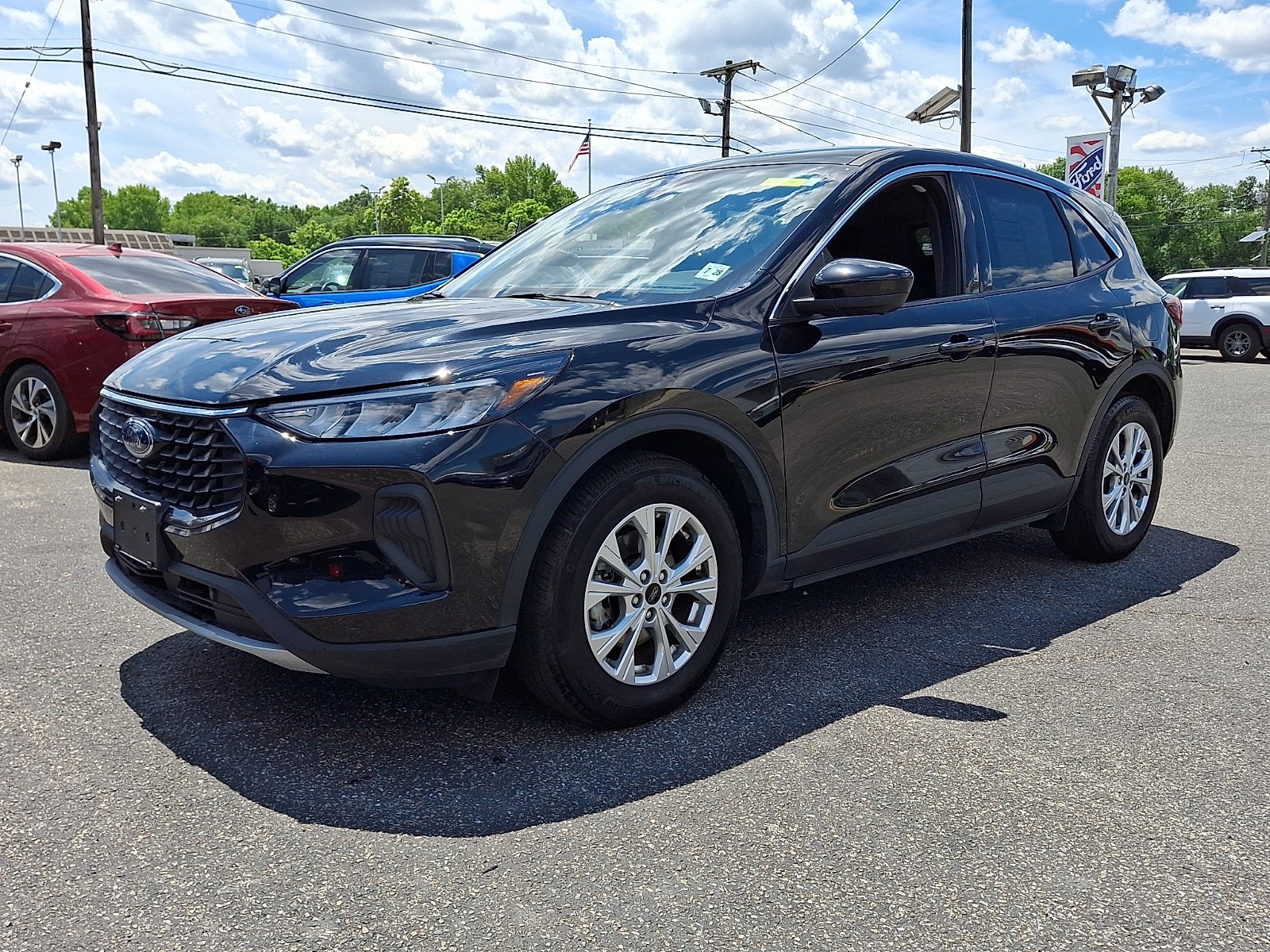 Certified 2023 Ford Escape Active w/ Tech Pack #2 FWD image 3
