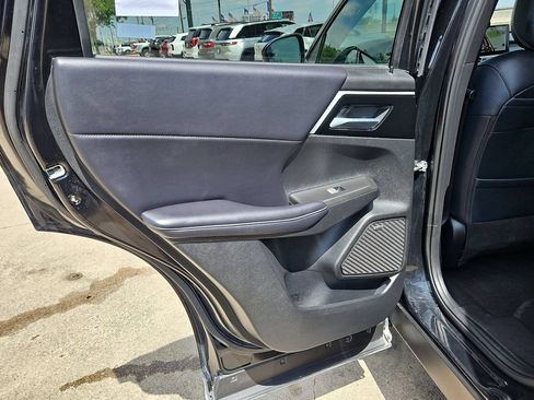 Used 2025 Mitsubishi Outlander SE AWD/4WD image 24