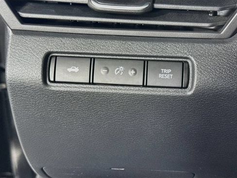 Used 2023 Nissan Altima 2.5 SR FWD image 10