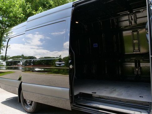 Used 2022 Mercedes-Benz Sprinter 2500 image 26