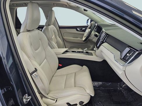 Used 2023 Volvo XC60 B5 Ultimate w/ Climate Package AWD/4WD image 30