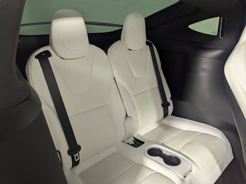 Used 2022 Tesla Model X Plaid image 32