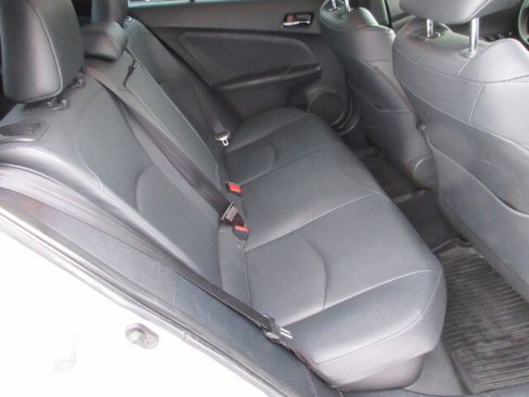 Used 2021 Toyota Prius XLE image 32