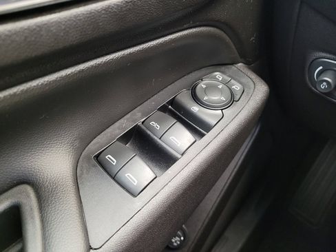 Used 2020 Chevrolet Equinox LT w/ Driver Convenience Package image 27