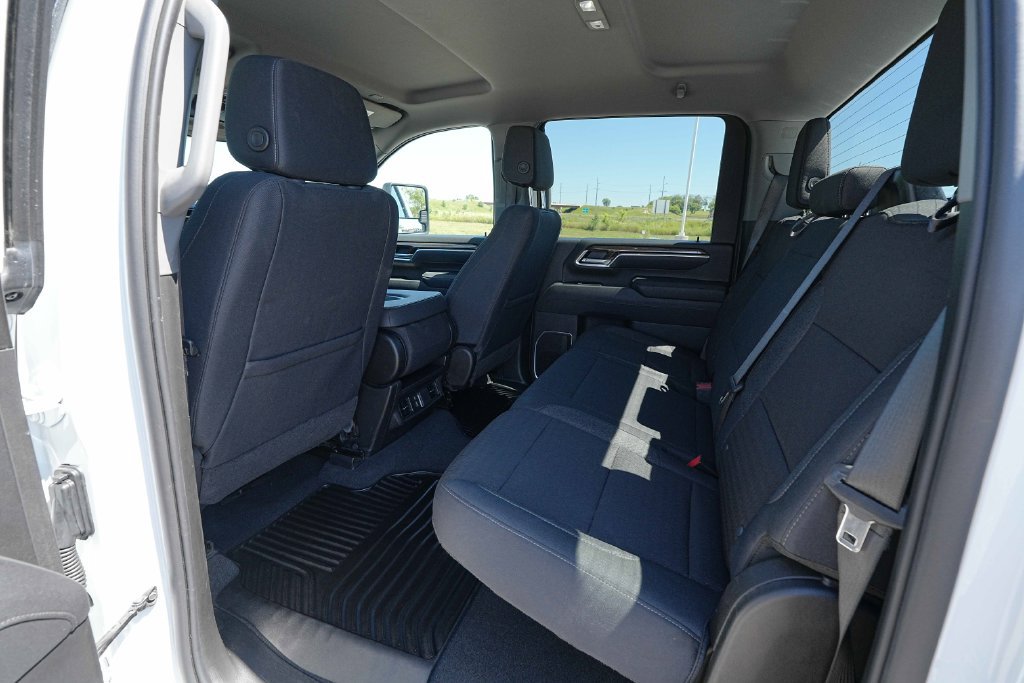 Used 2025 Chevrolet Silverado 2500 LT AWD/4WD image 19