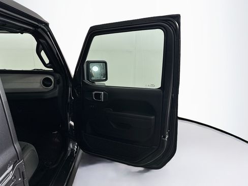 Used 2024 Jeep Wrangler Unlimited AWD/4WD image 30