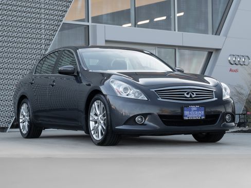 Used 2011 INFINITI G37 Journey w/ Premium Pkg image 1