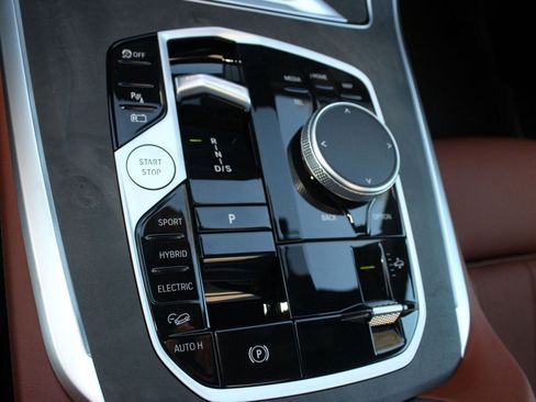 New 2026 BMW X5 xDrive50e w/ M Sport Package image 18