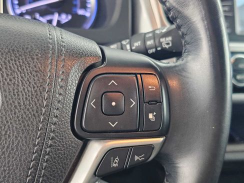 Used 2018 Toyota Highlander Limited FWD image 31