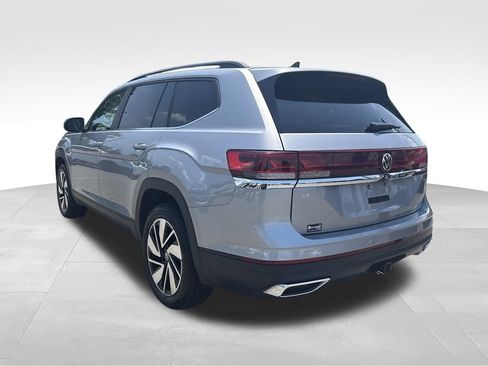 Used 2024 Volkswagen Atlas SE AWD/4WD image 3