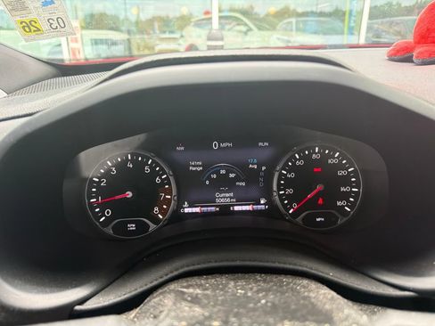 Used 2023 Jeep Renegade Latitude AWD/4WD image 17
