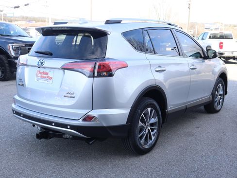 Used 2016 Toyota RAV4 XLE image 7