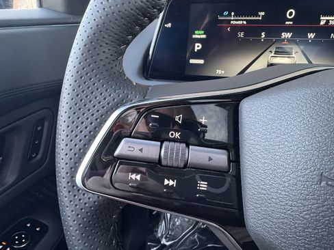 Used 2023 Nissan Ariya FWD image 33