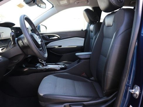 Used 2024 Chevrolet Trax LT FWD image 10