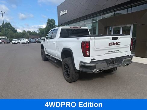 Used 2022 GMC Sierra 1500 SLE w/ X31 Off-Road Package AWD/4WD image 5