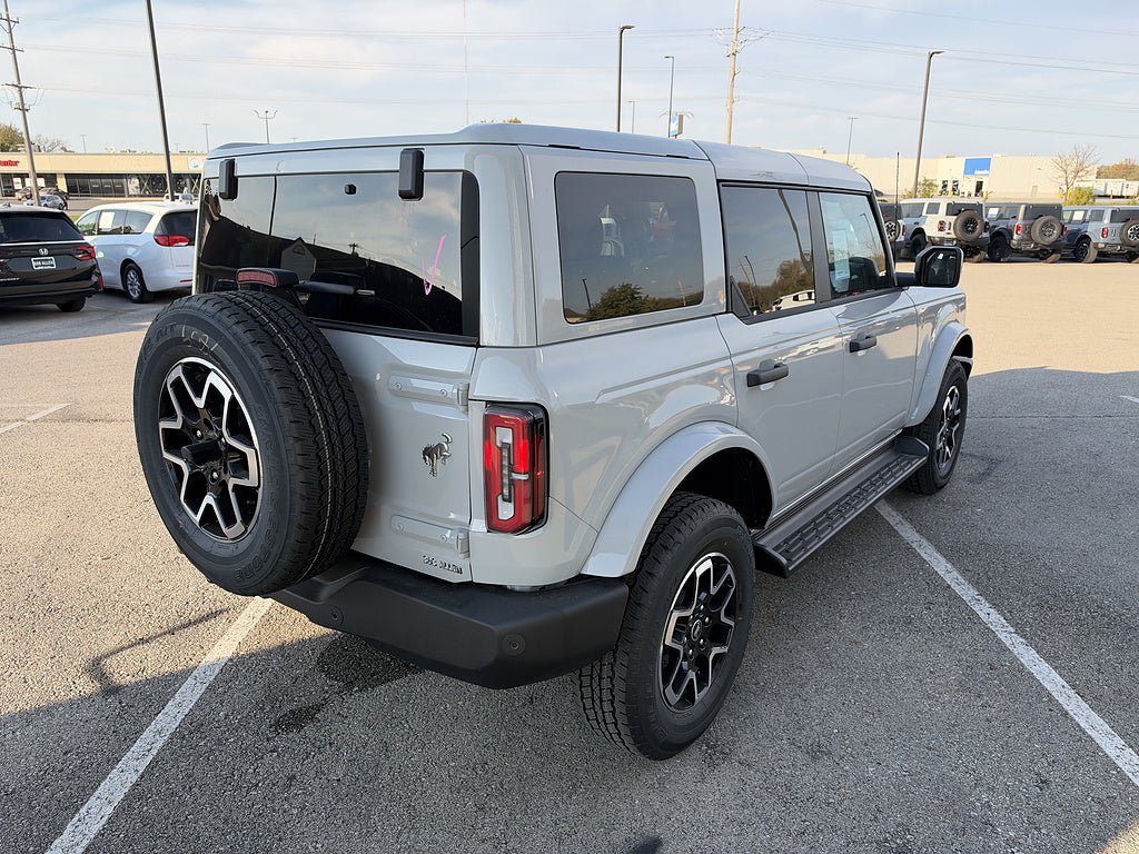New 2026 Ford Bronco Outer Banks AWD/4WD image 5