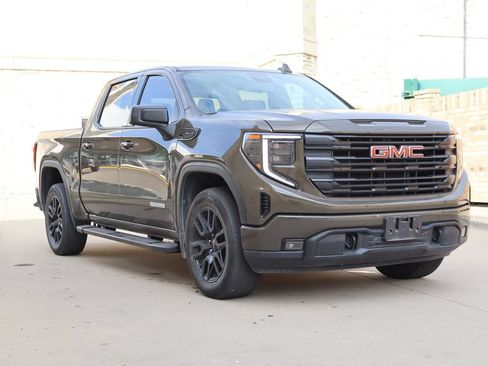 Used 2023 GMC Sierra 1500 Elevation w/ Preferred Package RWD image 2