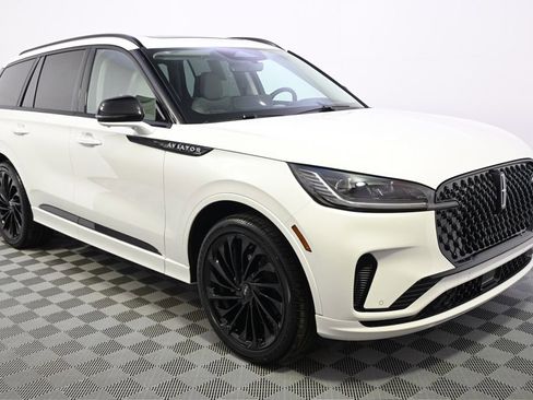 New 2026 Lincoln Aviator Reserve image 8