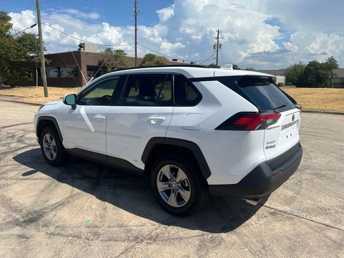 Used 2024 Toyota RAV4 LE AWD/4WD image 23