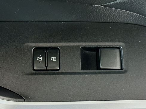 Used 2021 Toyota RAV4 XLE FWD image 29