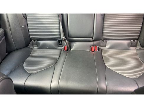 Used 2021 Toyota Camry SE image 9