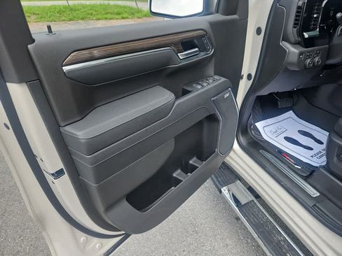 New 2026 Chevrolet Silverado 1500 RST w/ Convenience Package II AWD/4WD image 9