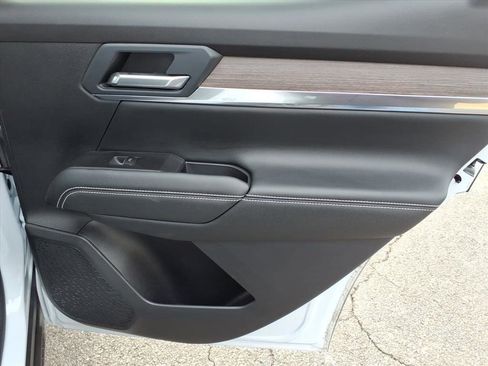 Used 2026 GMC Terrain Denali image 17