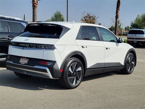 New 2026 Hyundai Ioniq 5 SE image 2