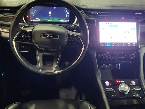 Used 2022 Jeep Grand Cherokee Overland w/ Luxury Tech Group IV image 22