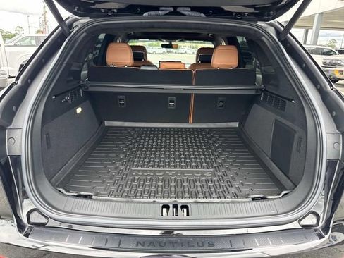 Certified 2023 Lincoln Nautilus Black Label w/ Class II Trailer Tow Package AWD/4WD image 13