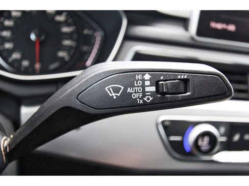 Used 2017 Audi A4 2.0T Premium image 19