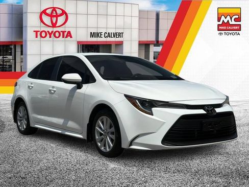 Used 2024 Toyota Corolla LE w/ LE Convenience Package FWD image 7