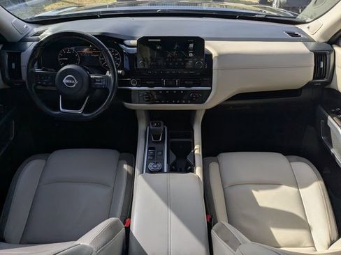 Used 2022 Nissan Pathfinder SL w/ SL Premium Package image 14