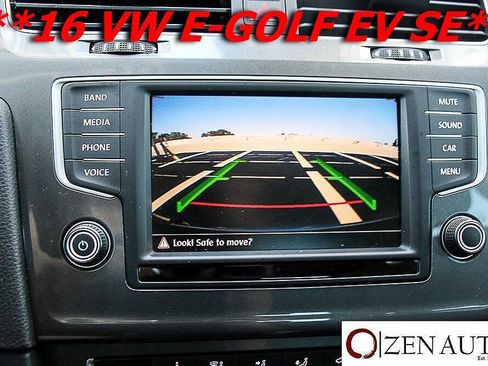 Used 2016 Volkswagen e-Golf SE FWD image 17
