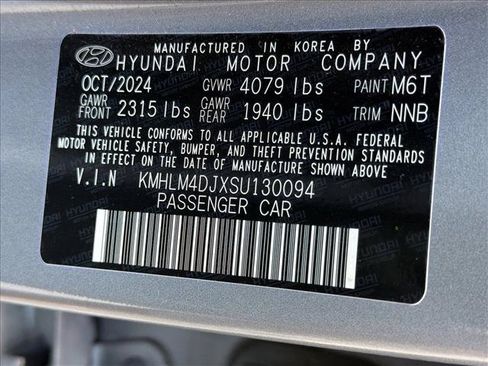Used 2025 Hyundai Elantra Hybrid FWD image 24