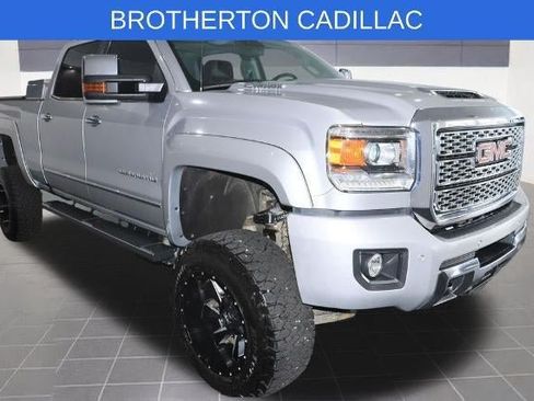 Used 2018 GMC Sierra 3500 Denali w/ Duramax Plus Package AWD/4WD image 10