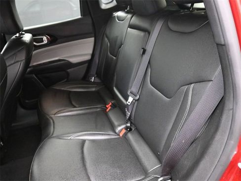 Used 2025 Jeep Compass Limited image 17