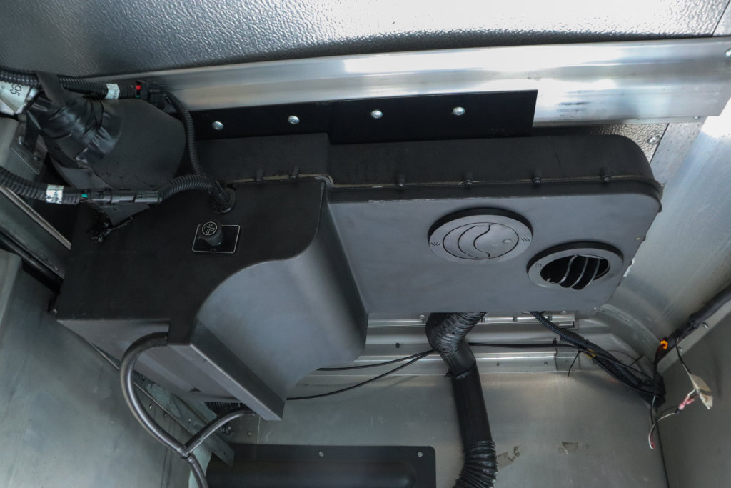 Used 2019 Ford E-450 and Econoline 450 Super Duty RWD image 26