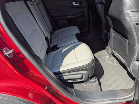Used 2024 Ford Escape SE FWD image 36