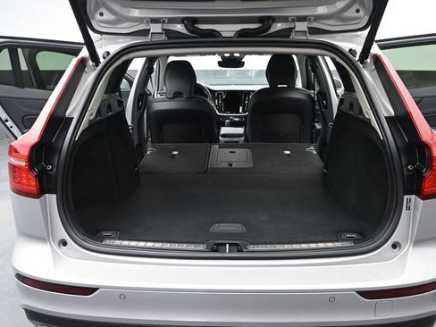 Used 2025 Volvo V60 B5 Cross Country Plus AWD/4WD image 19