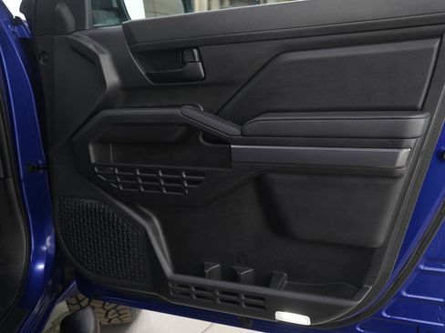 Used 2025 Toyota Tacoma SR5 image 9