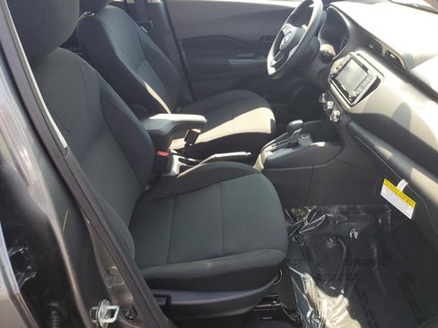 New 2025 Nissan Kicks Play S image 26