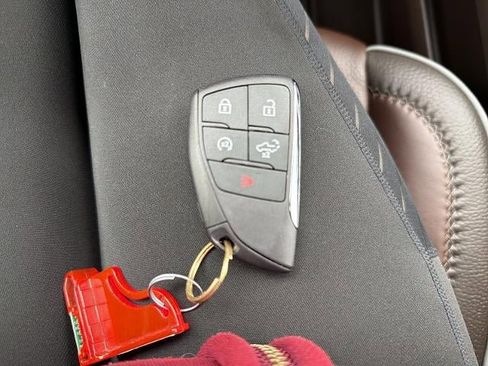 Used 2025 GMC Sierra 3500 Denali w/ Denali Reserve Package image 30