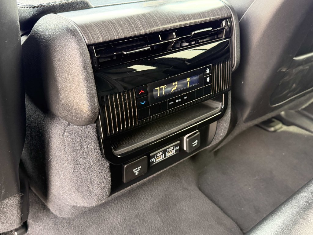 Used 2024 Jeep Wagoneer Series II w/ Flexible Seating Group AWD/4WD image 21