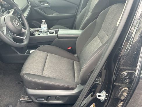 Used 2024 Nissan Rogue SV AWD/4WD image 4