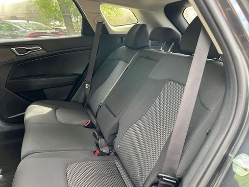 Used 2025 Kia Sportage LX image 33