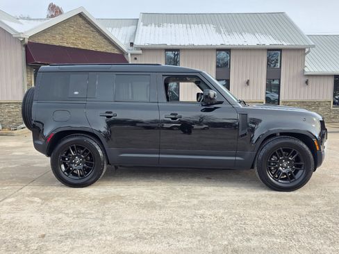 Used 2024 Land Rover Defender 110 S image 22