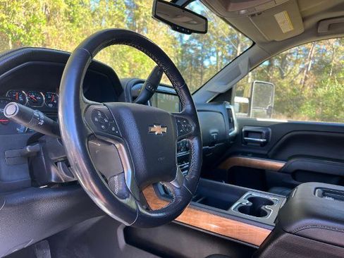 Used 2019 Chevrolet Silverado 2500 LTZ w/ Duramax Plus Package image 10