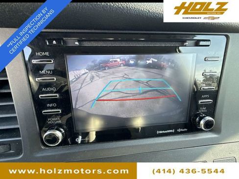 Used 2018 Toyota Sienna XLE image 6