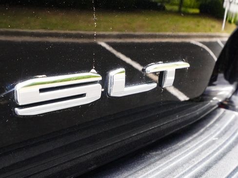 Used 2022 GMC Yukon SLT w/ SLT Luxury Package AWD/4WD image 40